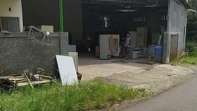 SERVICE Servis dan jual beli frezer, kulkas dan sowcase