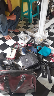 SERVIS TAS ANISA
