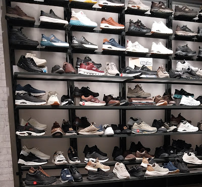 SKECHERS