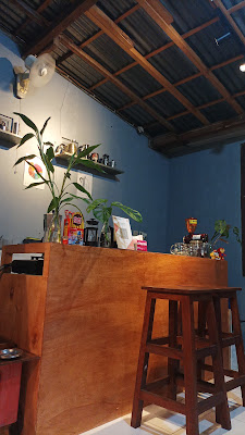 S.Ko.M (Sarjana kopi malam)