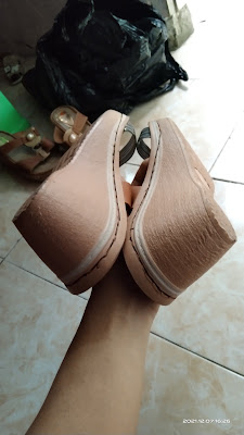SOL Sepatu & Sendal Pak Adib-Bu Sam