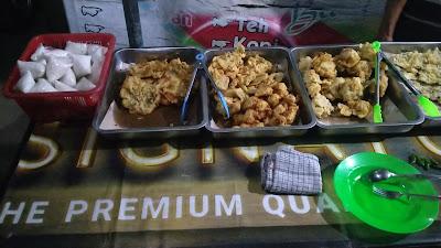 Soto Ayam & Aneka Gorengan Beji
