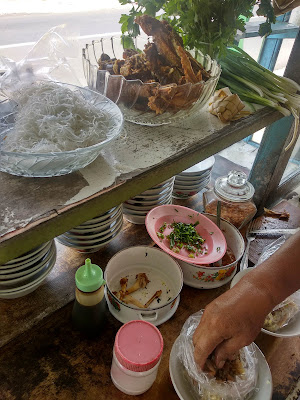 Soto ayam Kampung Pak Karto