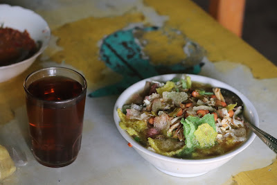 Soto Ayam Pak Tawan Bonjok