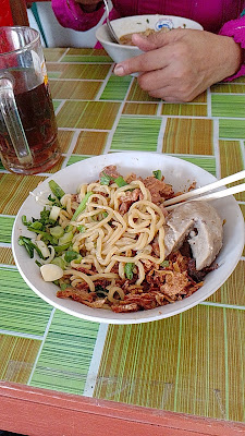 Soto Grujugan Pak Karmin