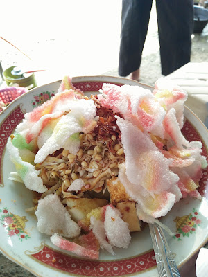 Soto & Kupat Tahu "Dhe Epi"