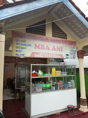 SOTO SOKARAJA DAN BAKSO MBA ANI