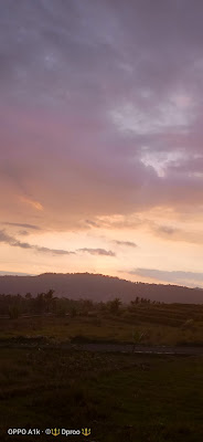 Spot senja dan kereta pesipon