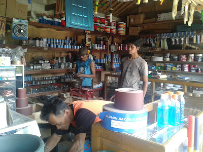 Sumber Kerang Material Bangunan dan Konter Pulsa