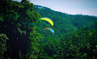 Take off Paralayang bukit watu kumpul Banyumas