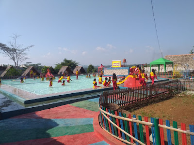 TAMAN BAMBU RAWASALAK
