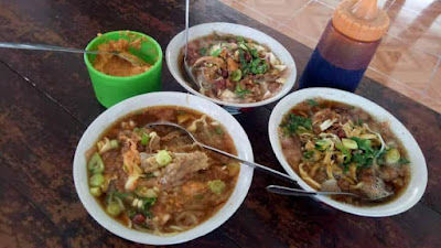 Tambal ban Ikhsan, Ketoprak & Soto ayam ceker