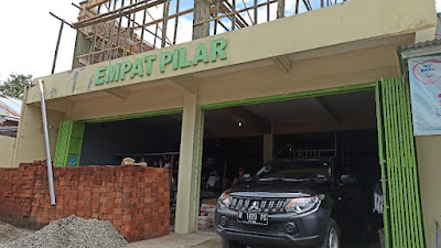 TB. Empat Pilar