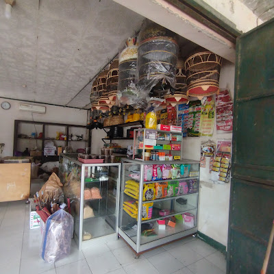 Tempat pancing & pakan ternak
