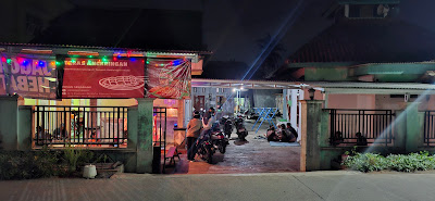 Teras angkringan