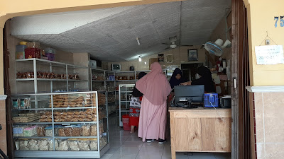 Thoha Snack Pusat Manggleng & Oleh Oleh Khas Cilacap