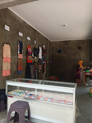 Toko baju seragam sekolah