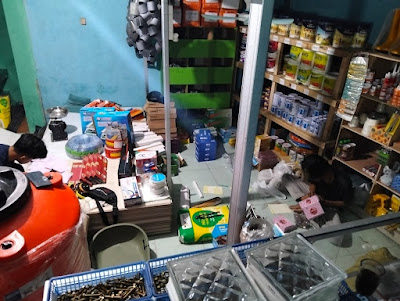 Toko bangunan putri lumbir