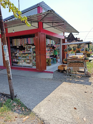 Toko cinta (Bantarsari, Cilacap)