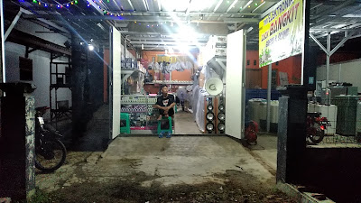 Toko Elektronik Bangkit