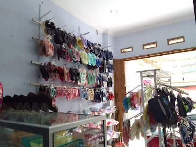 Toko Insani (Toko Sandal dan Sepatu)