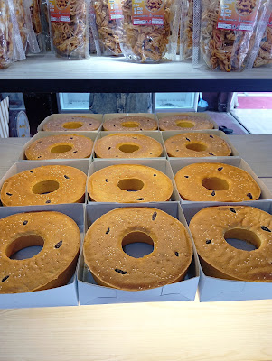 Toko Kue dan Bolu Sri Rama Sampang