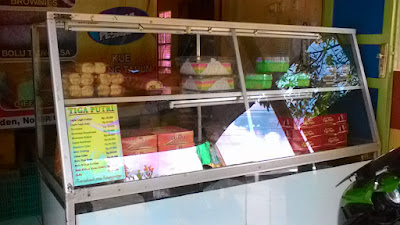 Toko Kue Lapis Legit Tiga Putri