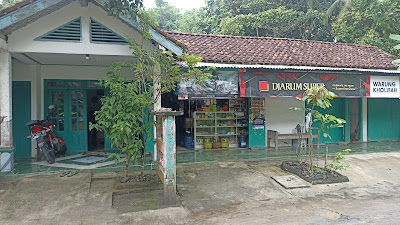 Toko pak Tino "Sumber Rejeki"