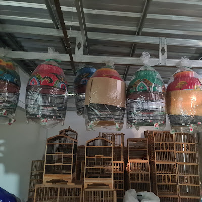 Toko Pakan Burung, Pusat Kulak Jagung