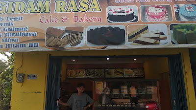 Toko Roti Nyidam Sari