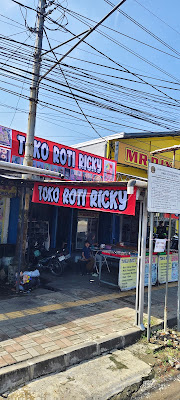 Toko roti RICKY.