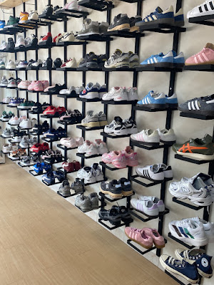 Toko Sepatu Branded “Lucianzsneakers Sumampir”