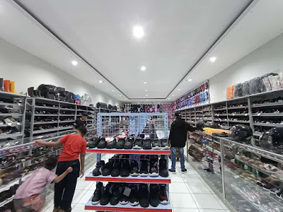 Toko Sepatu Dan Tas Canada Bbs
