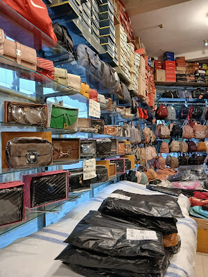Toko Sepatu Dan Tas Horas