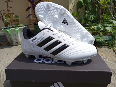Toko Sepatu Dan Tas Paris Jaya