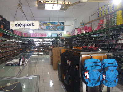 Toko Sepatu & Tas Robinson