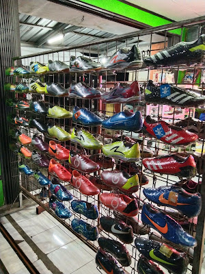 Toko Sepatu YOLANDA