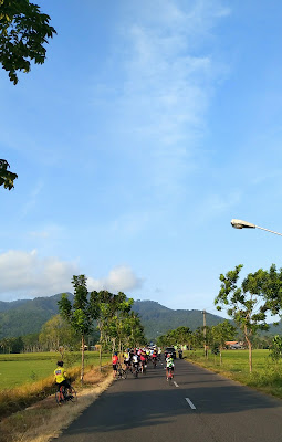 Tugu Gunungan Wayang