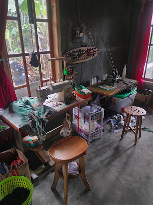 tukang jahit (bu taswen)