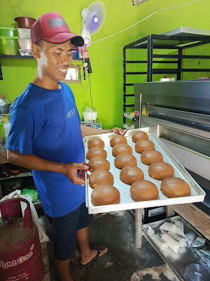 Umi bekri penggalang mandarasa roti siap saji