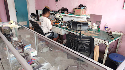 UNITECH SERVICE DAN SIKIN ELECTRONIC