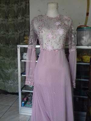 Usaha Payet Gaun Kebaya