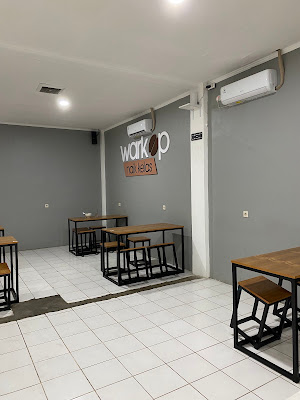 Warkop Naik Kelas Depan Kampus
