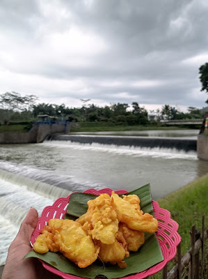 Warung Adem ayeM