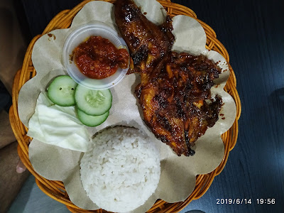 Warung Ayam Bakar & Cafe Tanteku