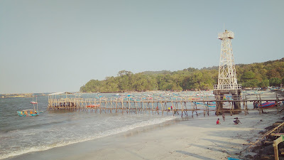 Warung Babeh UU Pantai Timur