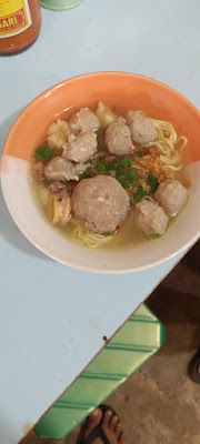 Warung Bakso dan Mie Ayam Pinggir Kali
