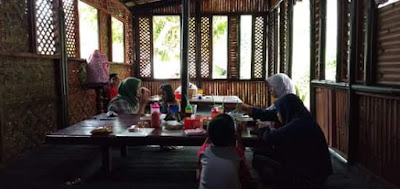 Warung BAMBU DADAKAN