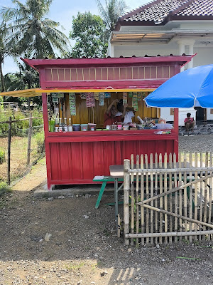 Warung depan sawah