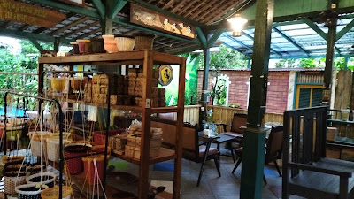 Warung Godhong Suwek & Mandi Uap